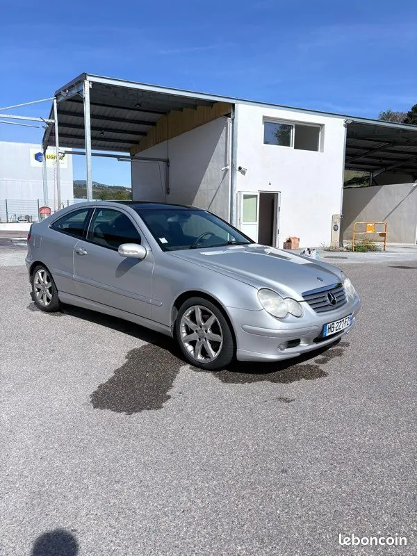 Mercedes-Benz C-Class 2002 photo 3