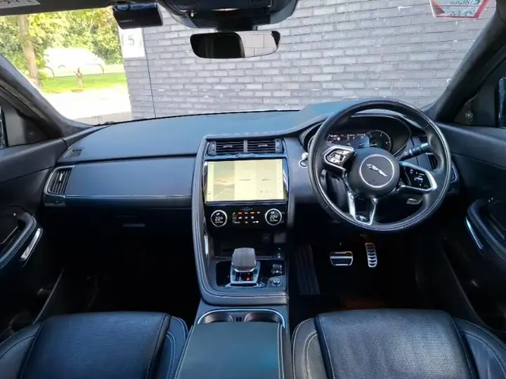 Jaguar E-Pace 2021 photo 3
