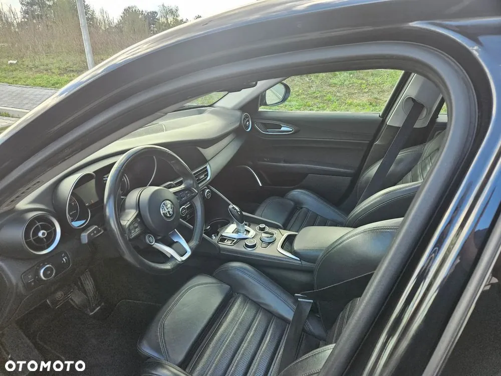 Alfa Romeo Giulia 2020 photo 5