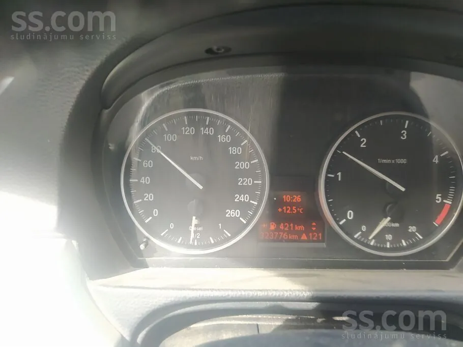 BMW 318 2012 photo 4