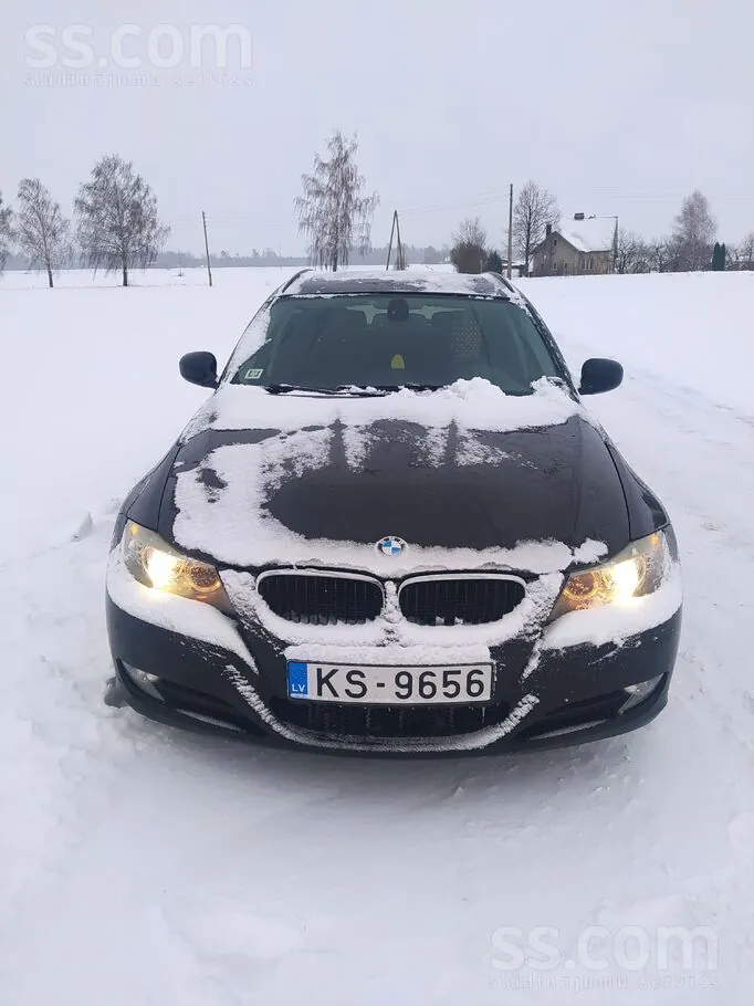 BMW 318 2012 photo 3