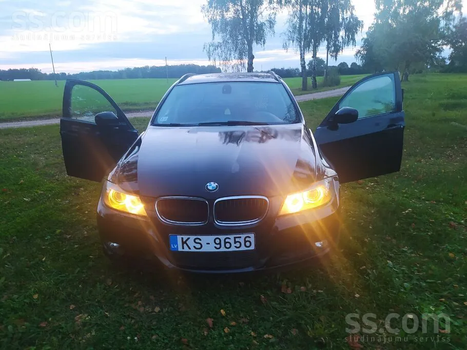 BMW 318 2012 photo 2
