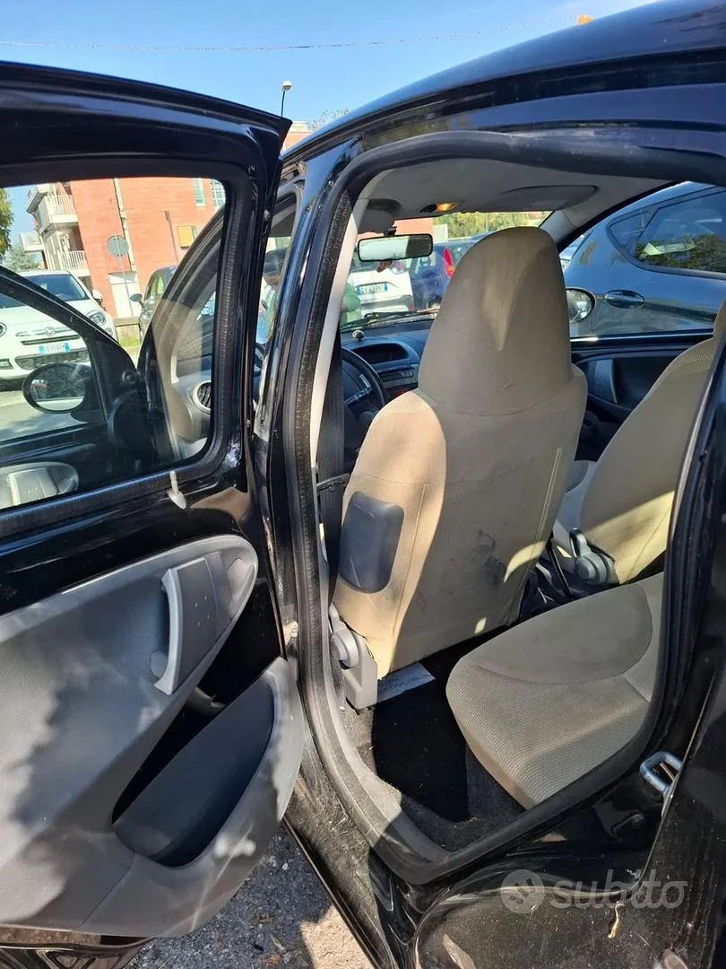 Peugeot 107 2008 photo 2