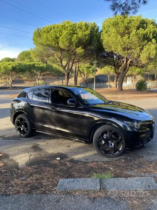 Alfa Romeo Stelvio 2023 photo 4