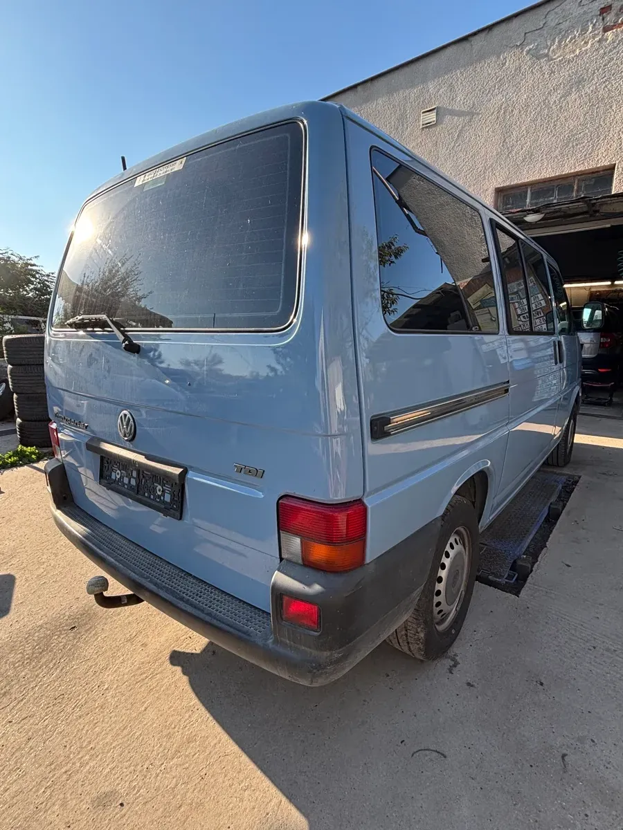 Volkswagen T4 2002 photo 3