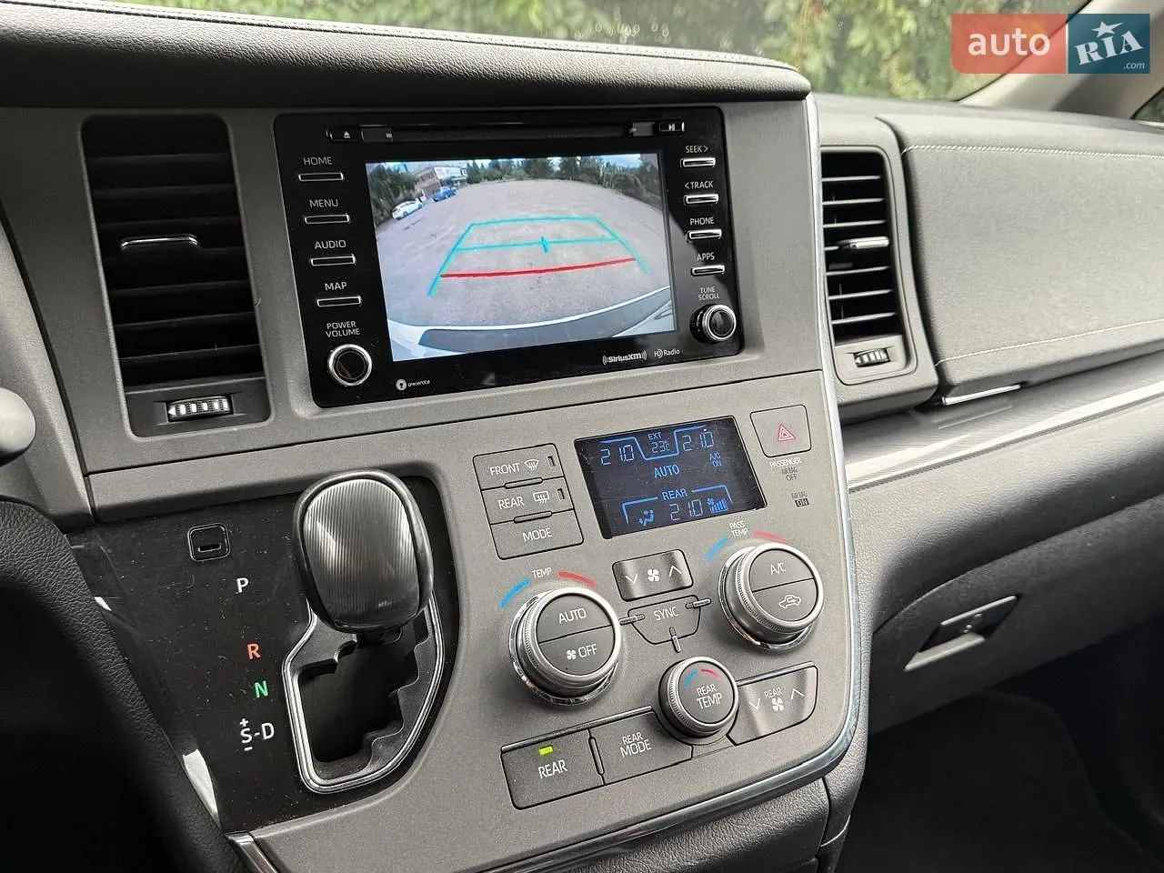 Toyota Sienna 2019 photo 3