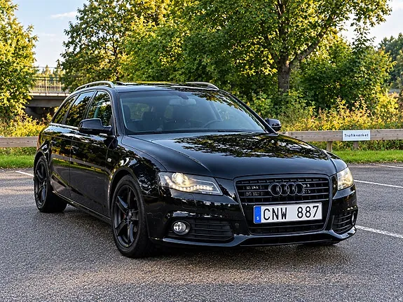Audi A4 2011 photo 2