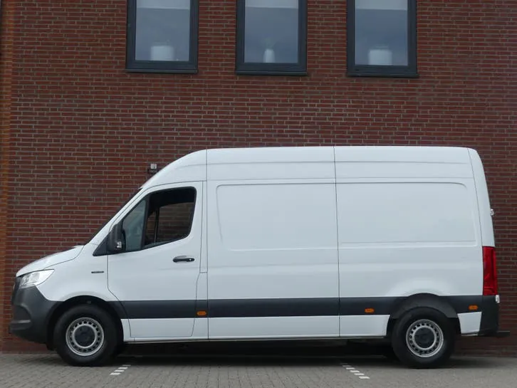 Mercedes-Benz Esprinter 2024 photo 3