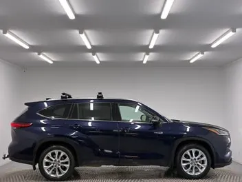 Toyota Highlander 2022 photo 3