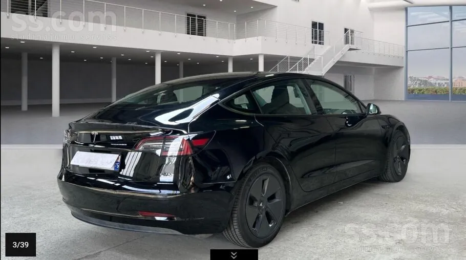 Tesla Model 3 2021 photo 2