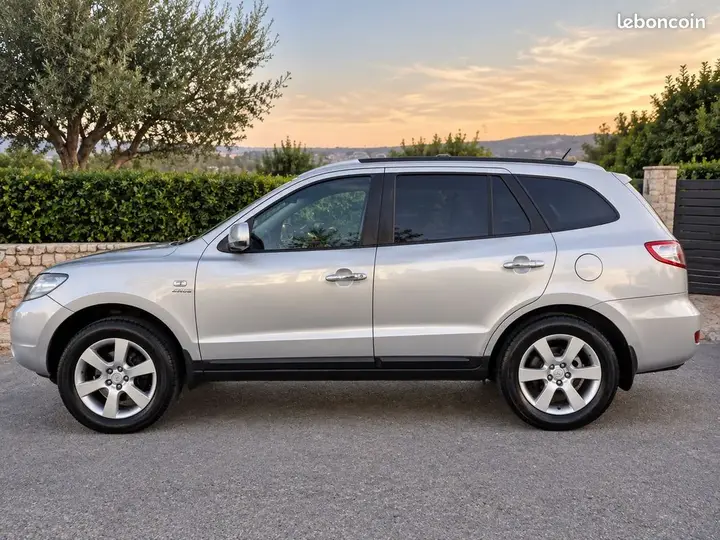 Hyundai Grand Santa Fe 2009 photo 3
