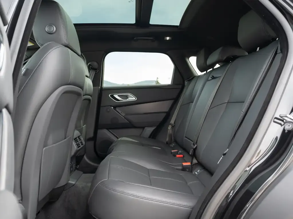 Land Rover Range Rover Velar 2026 photo 5