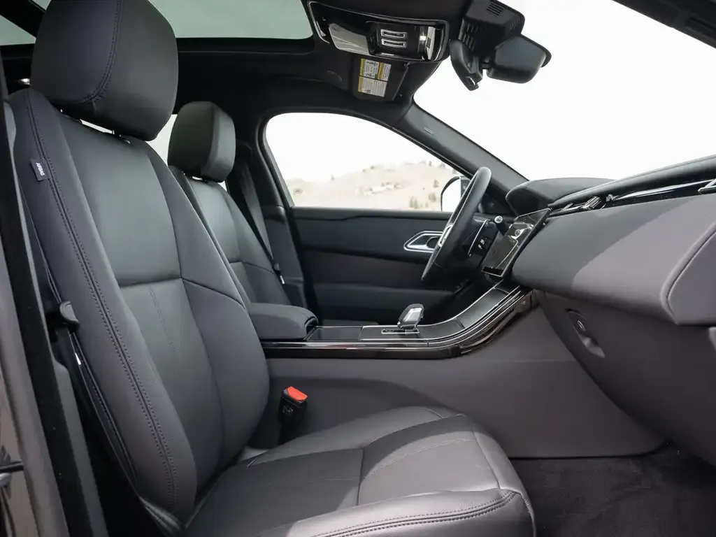 Land Rover Range Rover Velar 2026 photo 3