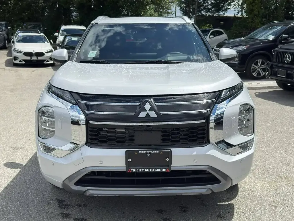 Mitsubishi Outlander 2026 photo 3