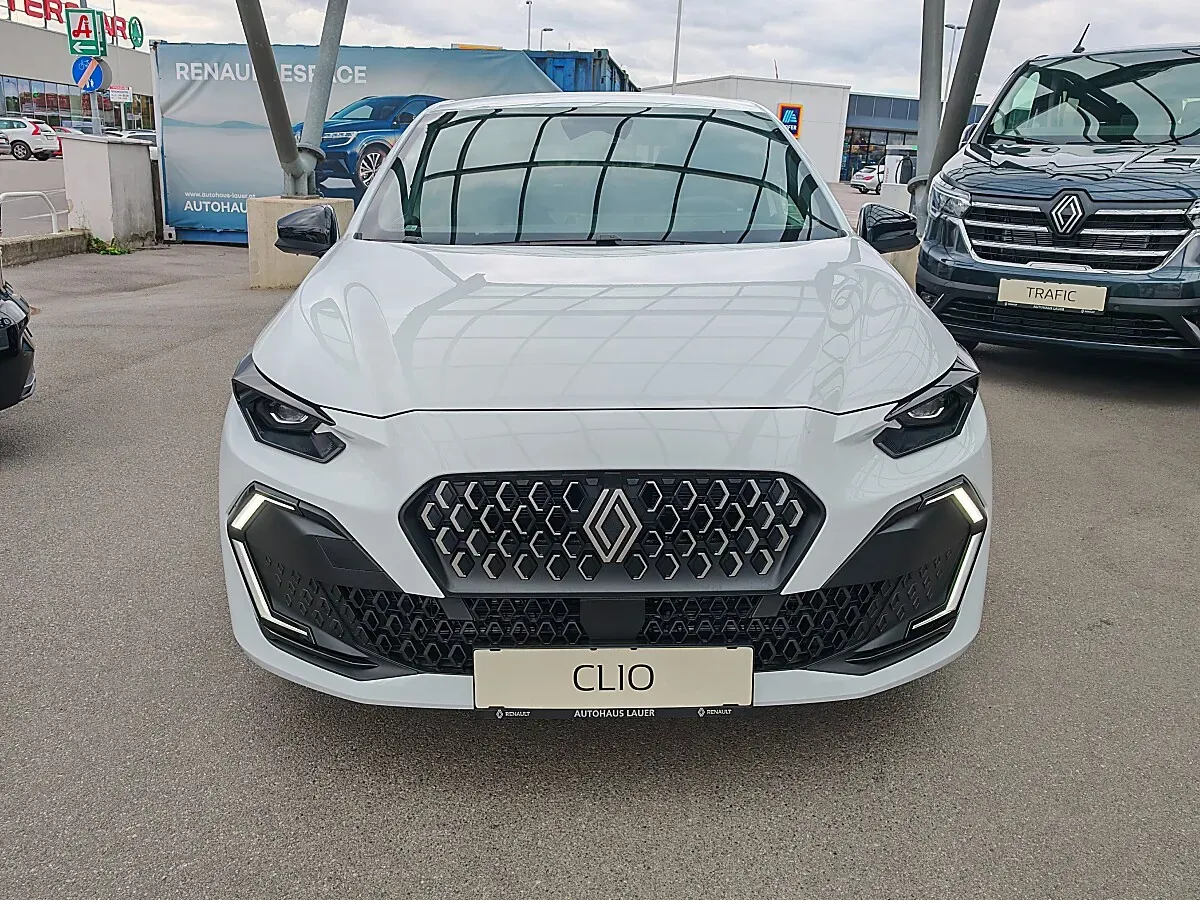 Renault Clio photo 2