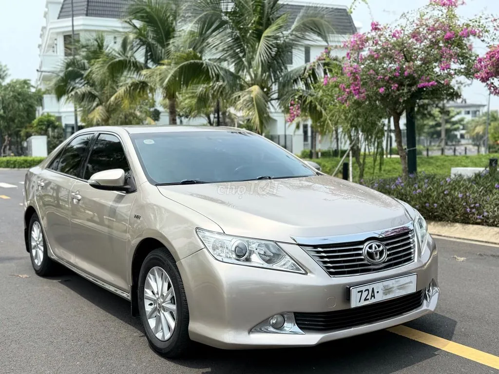 Toyota Camry 2013 photo 2