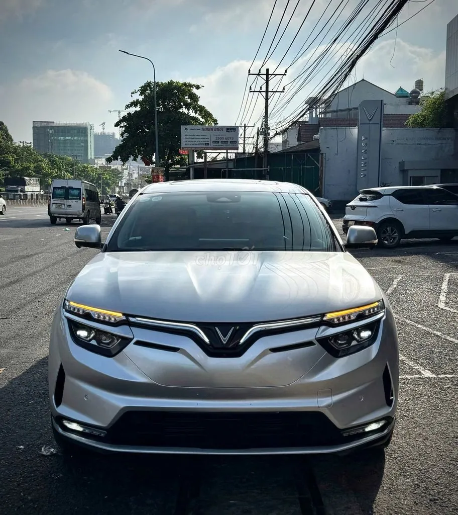 Vinfast Vf8