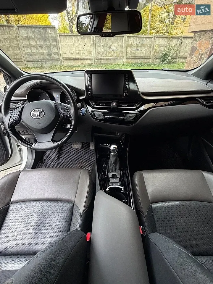 Toyota C-Hr 2022 photo 2