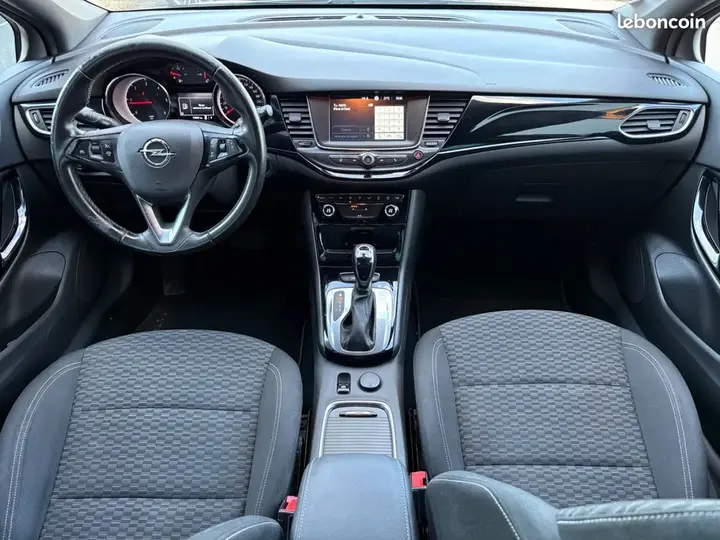 Opel Astra 2018 photo 3