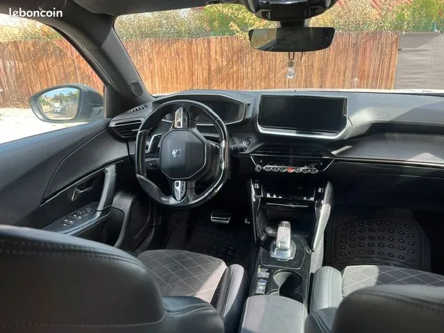 Peugeot 2008 2021 photo 3