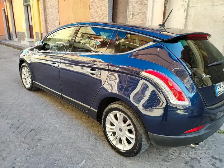 Lancia Delta 2011 photo 2