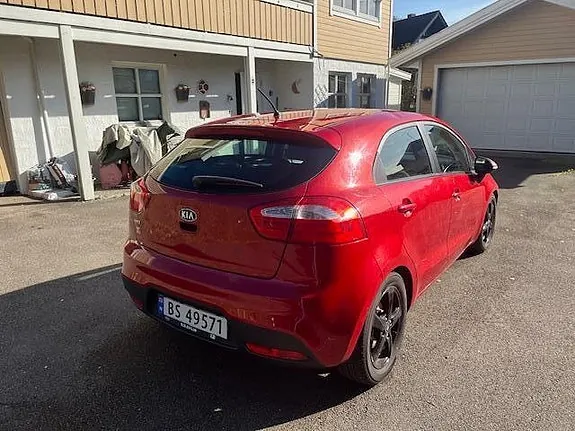 Kia Rio 2012 photo 3