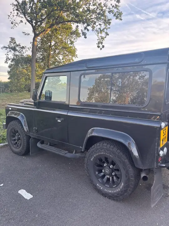 Land Rover Defender 90 2009 photo 4