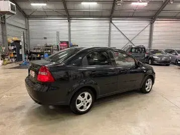 Chevrolet Aveo 2010 photo 4