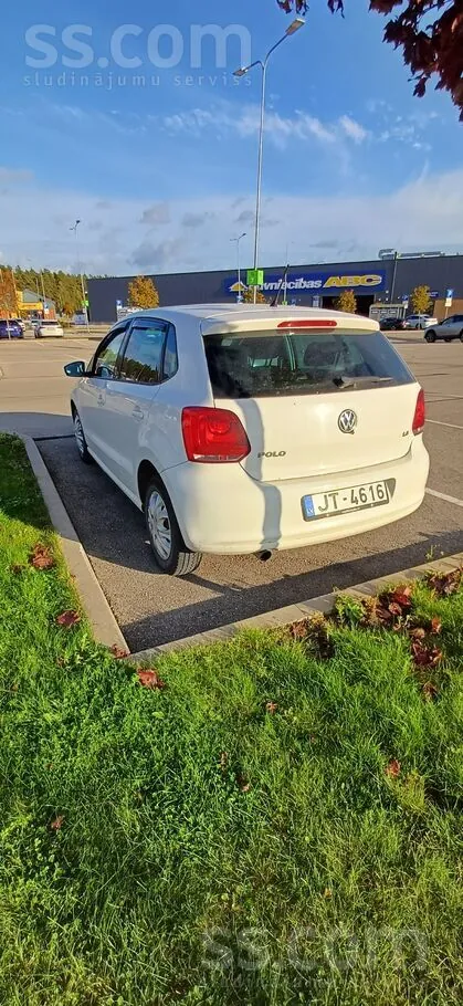 Volkswagen Polo 2010 photo 3