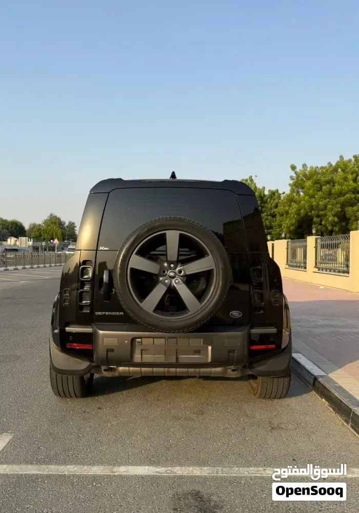 Land Rover Defender 2023 photo 2