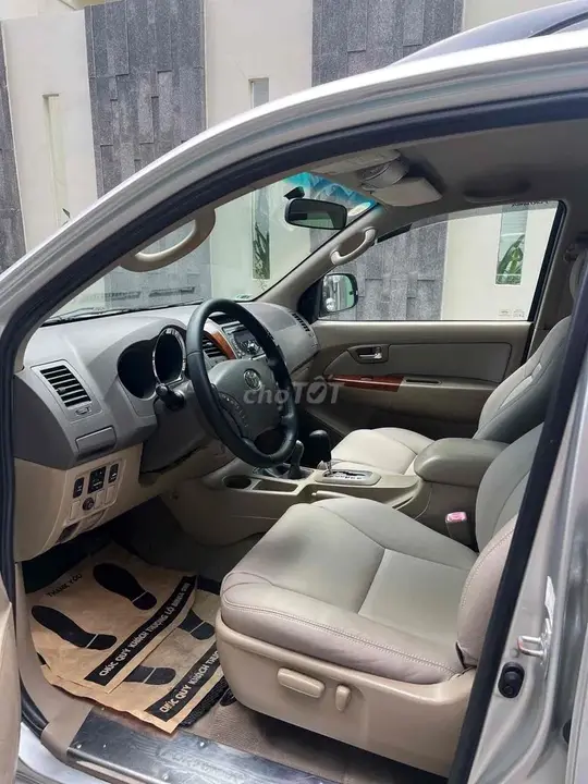 Toyota Fortuner photo 2