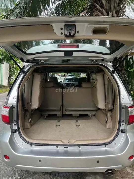 Toyota Fortuner photo 4