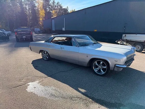 Chevrolet Impala 1966 photo 2