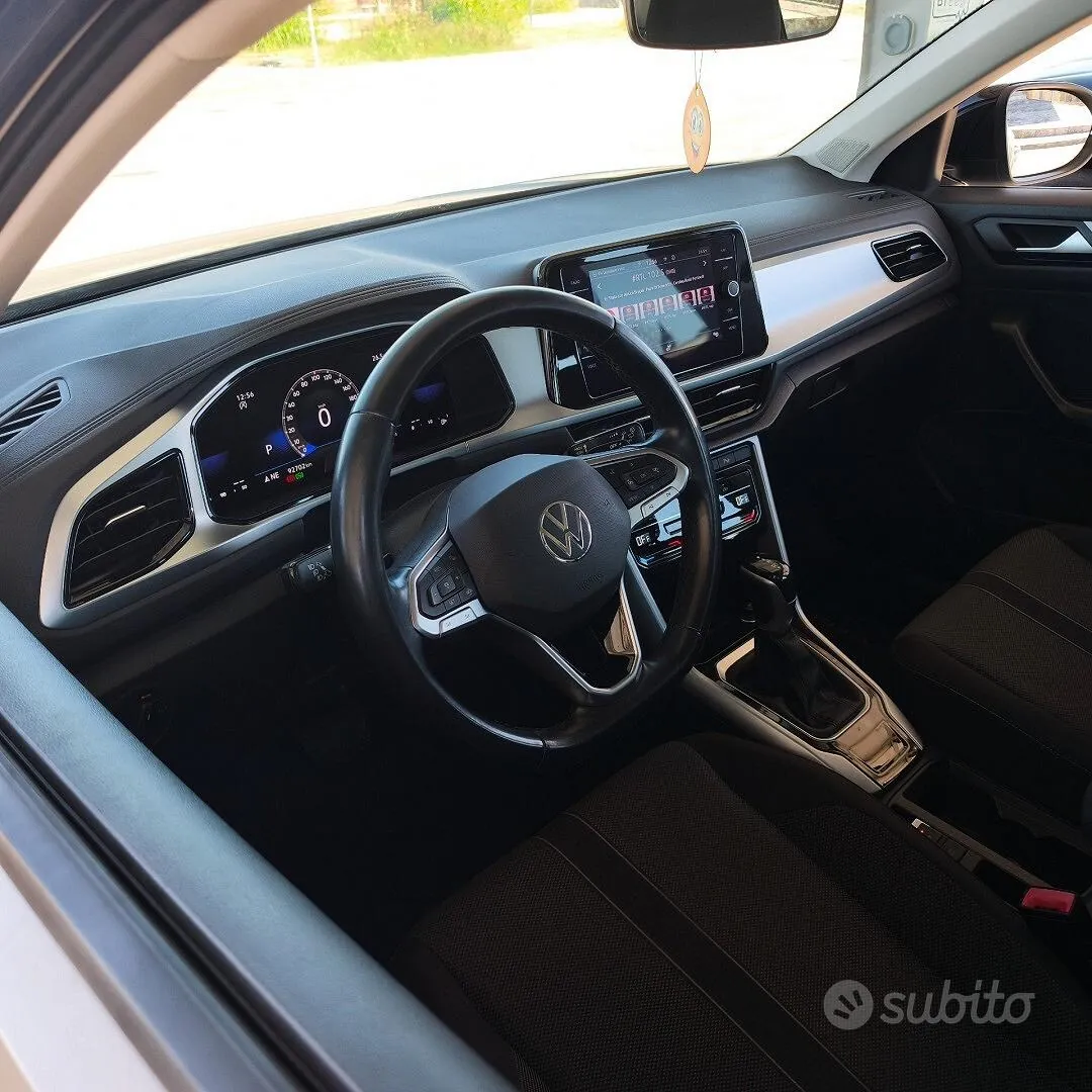 Volkswagen T-Roc 2023 photo 5
