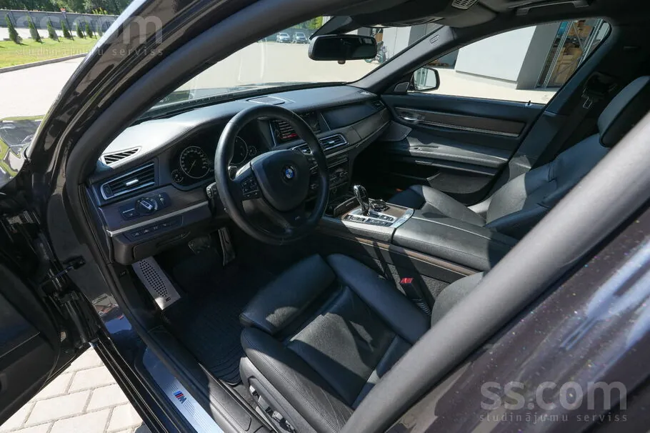 BMW 740D 2014 photo 4