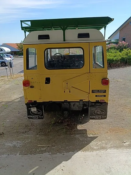 Land Rover 109 1981 photo 4