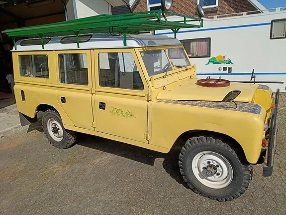 Land Rover 109 1981 photo 2