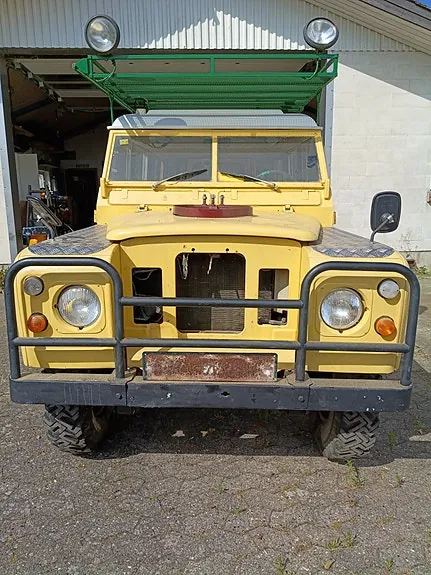 Land Rover 109 1981 photo 3