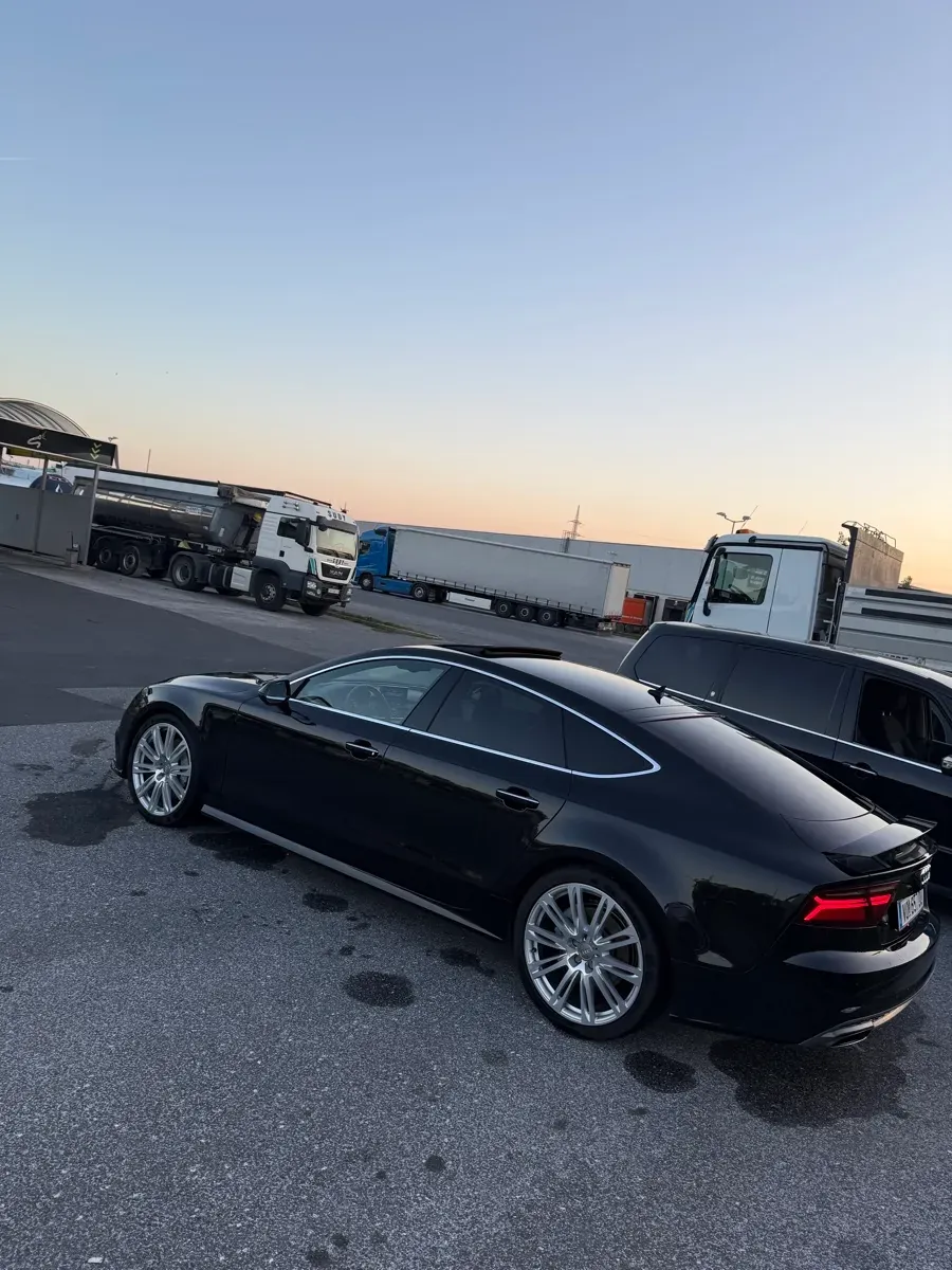 Audi A7 2015 photo 2