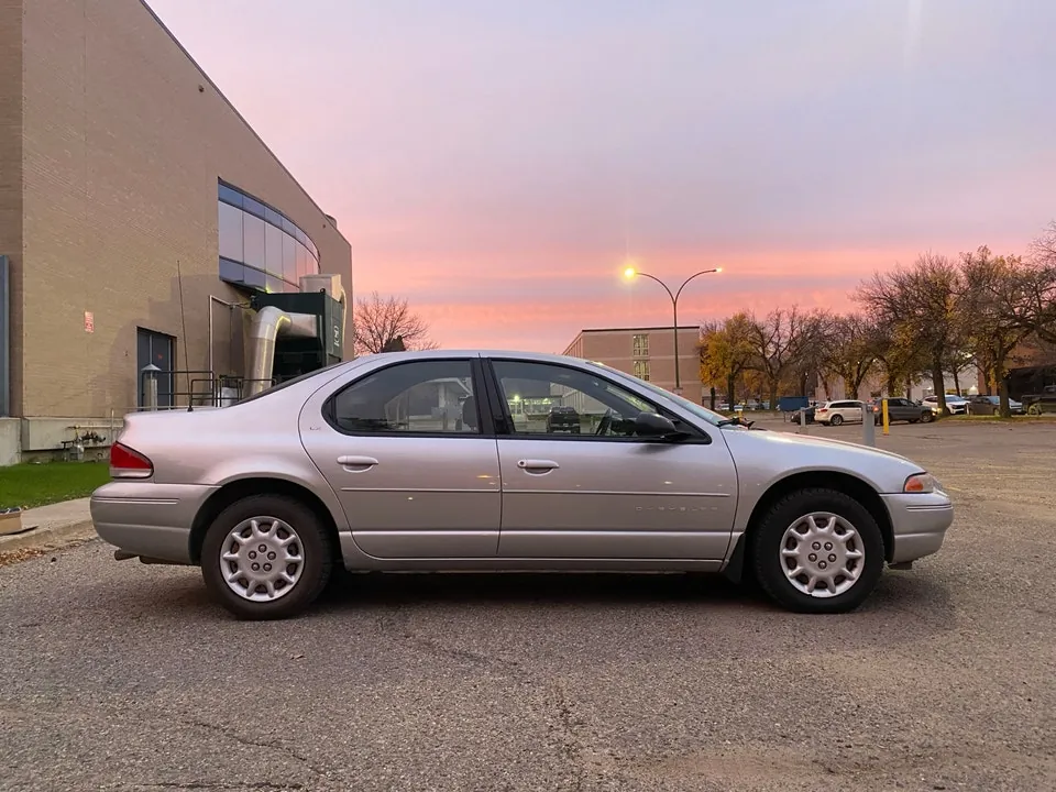 Chrysler Cirrus 2000 photo 2