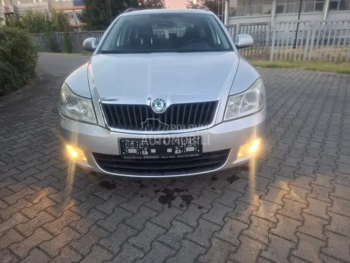 Skoda Octavia 2012 photo 4
