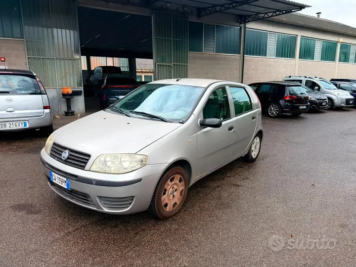 Fiat Punto 2005 photo 2