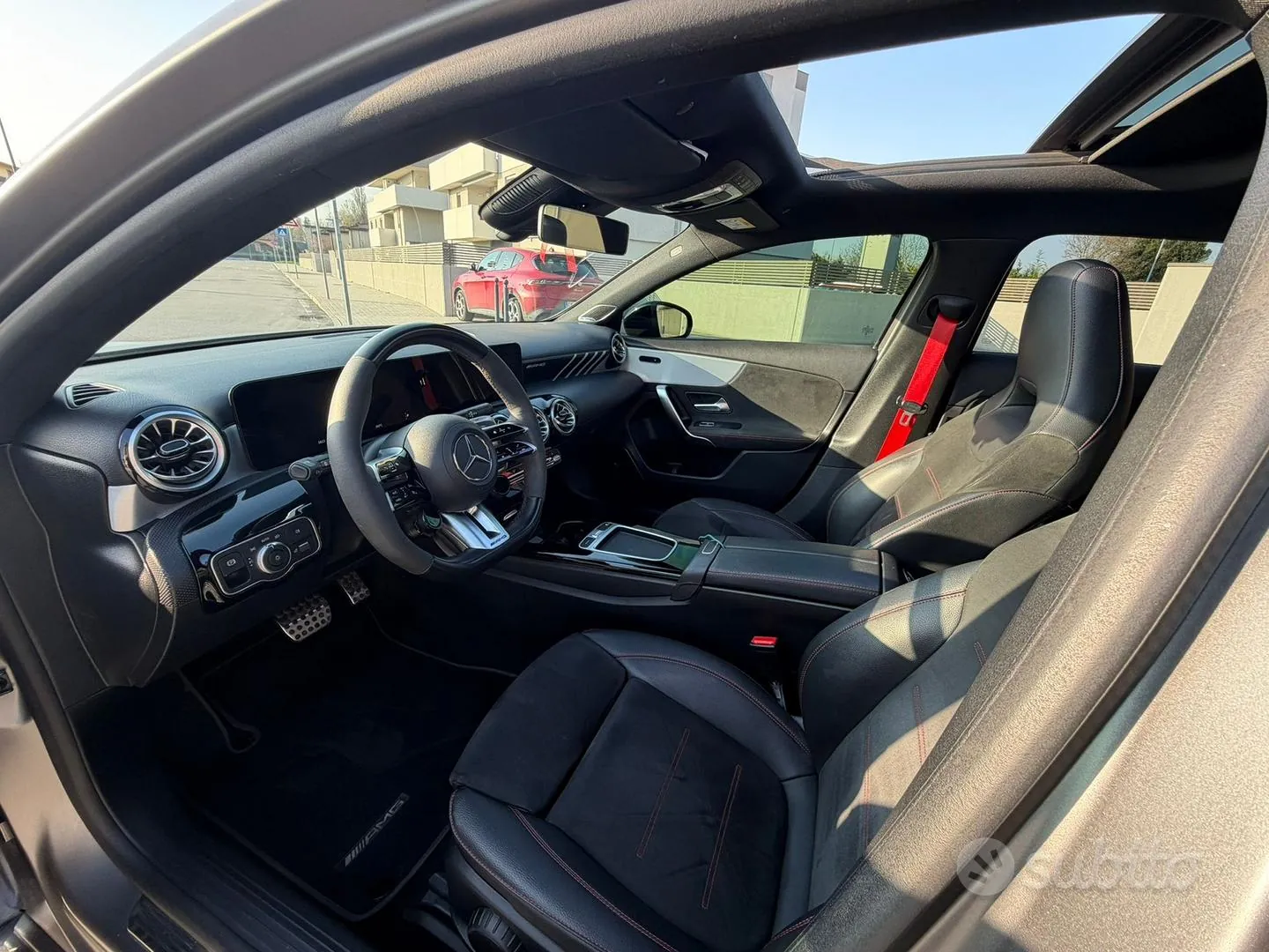 Mercedes-Benz A45 2023 photo 5