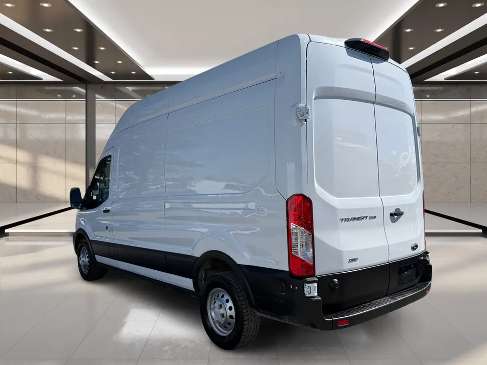 Ford Transit 2025 photo 4
