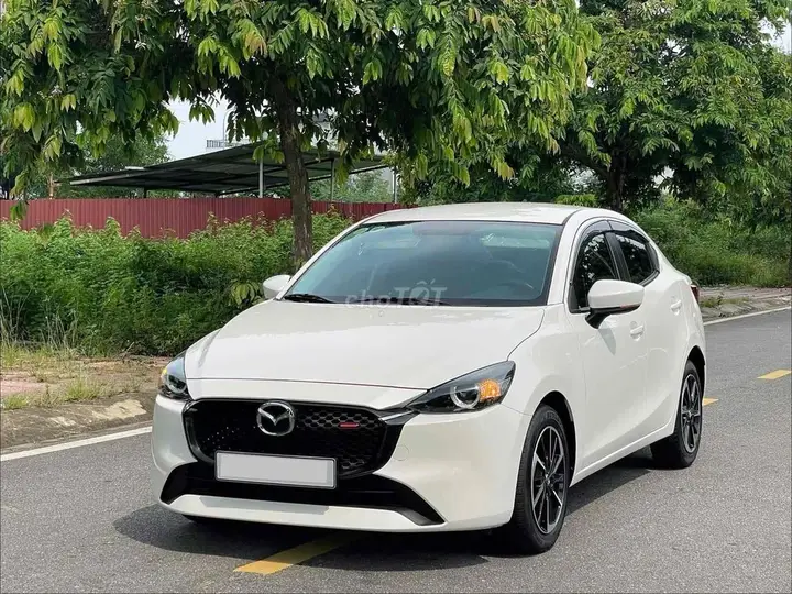Mazda 2 2024 photo 3