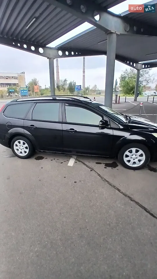Ford Focus 2010 photo 3