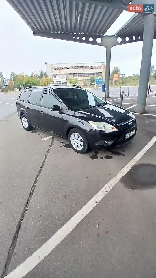 Ford Focus 2010 photo 2