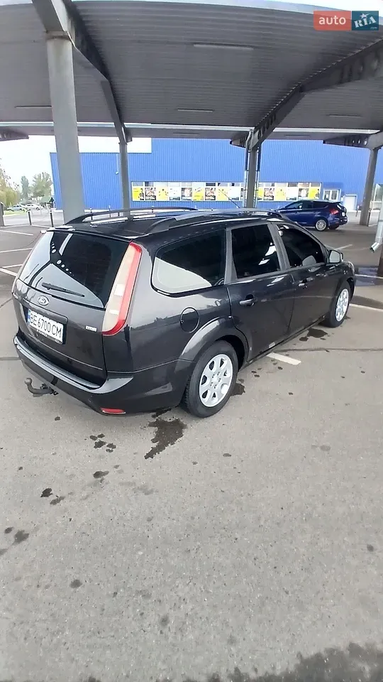 Ford Focus 2010 photo 4