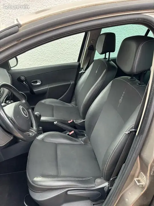 Renault Clio 2011 photo 3