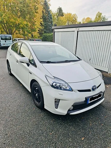 Toyota Prius Plug-In Hybrid 2013 photo 5